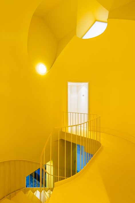 Hostel IN Parede by Aurora Arquitectos studio