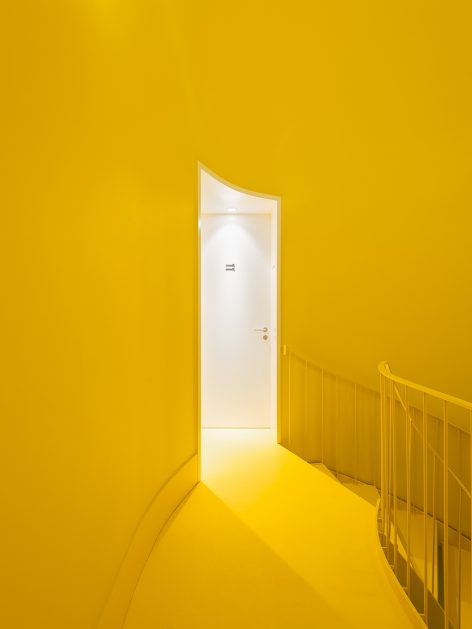Hostel IN Parede by Aurora Arquitectos studio