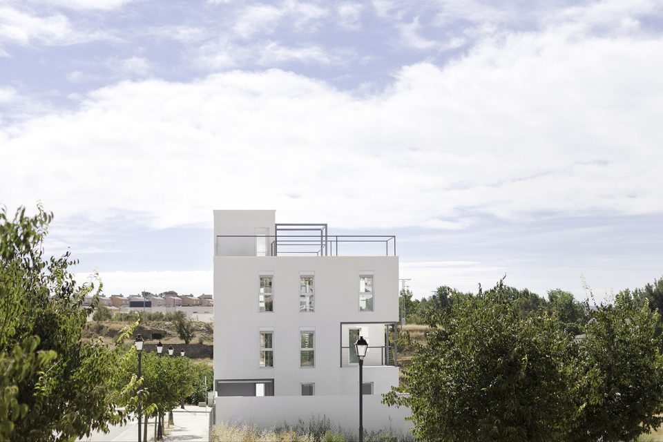 3X3 HOUSE Requena Spain by CRUX ARQUITECTOS