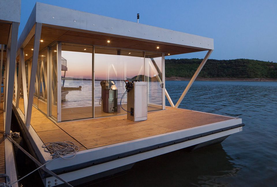 FloatWing Australia by FRIDAY