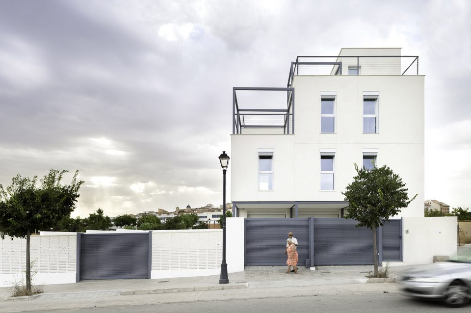3X3 HOUSE Requena Spain by CRUX ARQUITECTOS