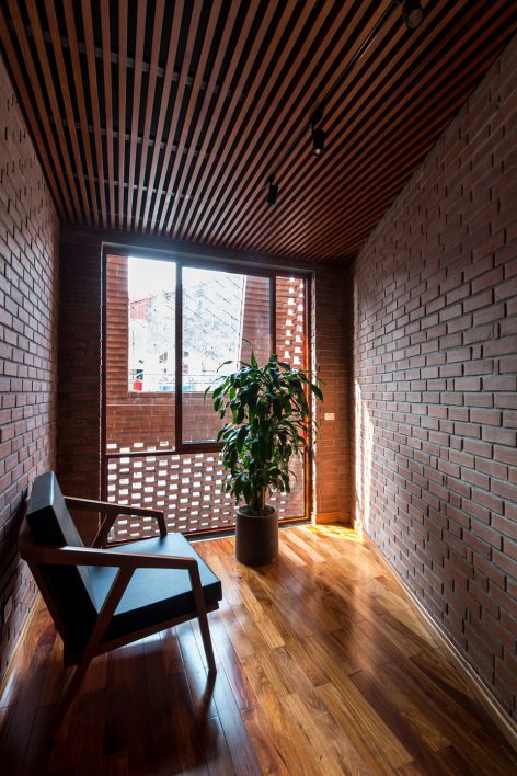 Brick Cave by HP Architects