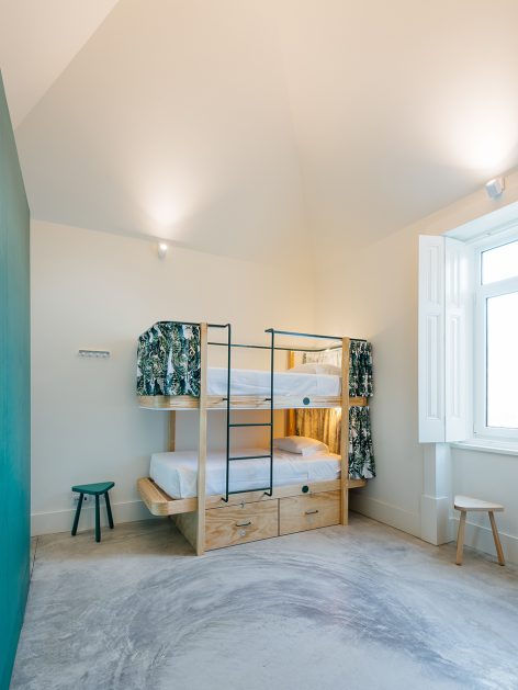 Hostel IN Parede by Aurora Arquitectos studio