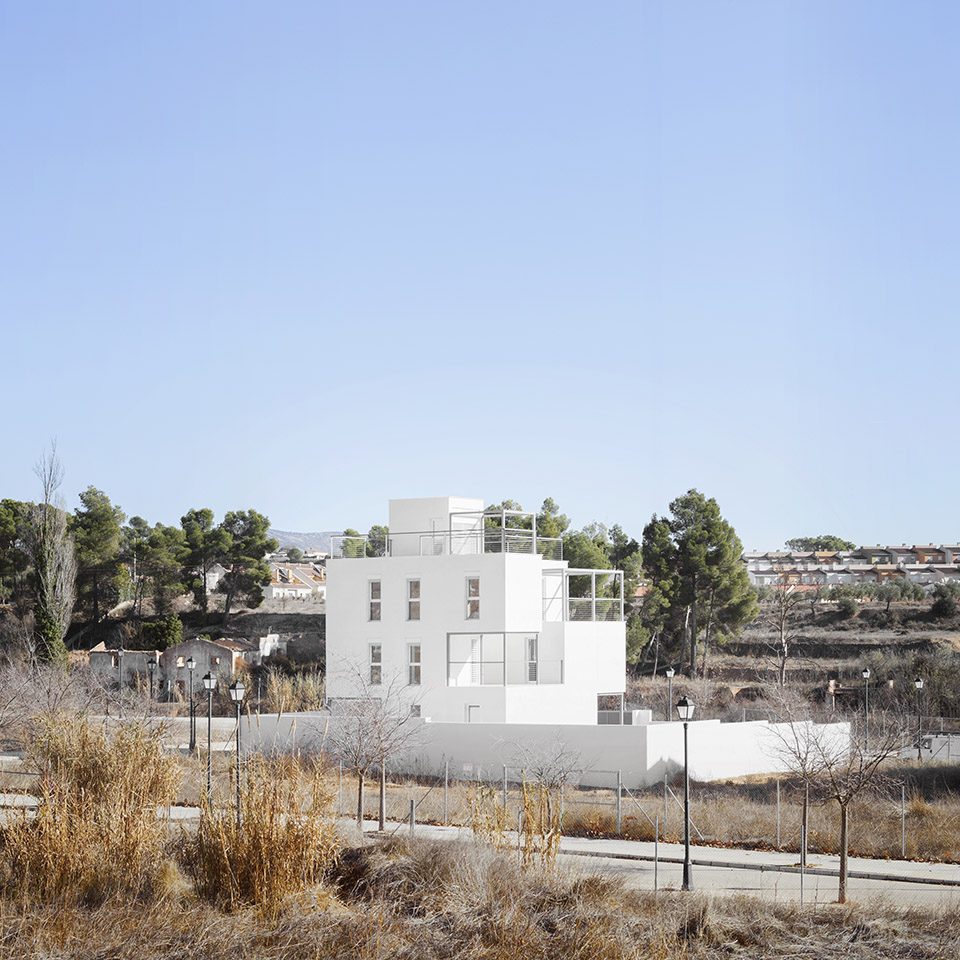 3X3 HOUSE Requena Spain by CRUX ARQUITECTOS