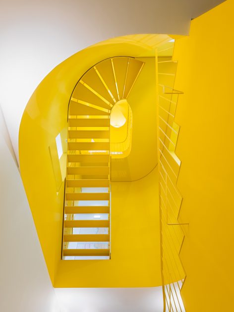 Hostel IN Parede by Aurora Arquitectos studio