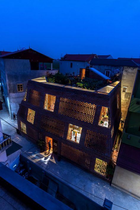 Brick Cave by HP Architects