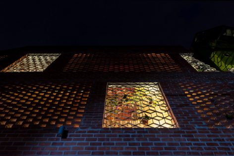 Brick Cave by HP Architects