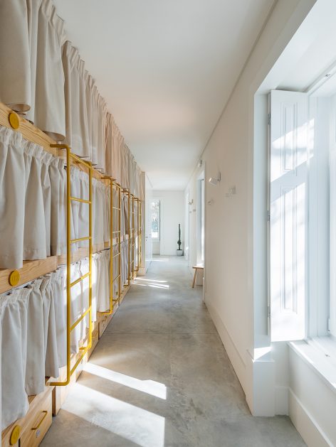 Hostel IN Parede by Aurora Arquitectos studio