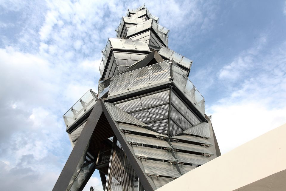 景观塔下仰视 view from the base of the tower observation tower ECADI