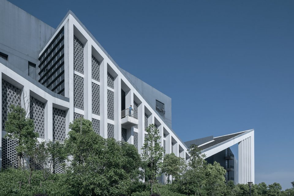 external view3 Xuancheng Phase II Teaching Building SCUT 960x640