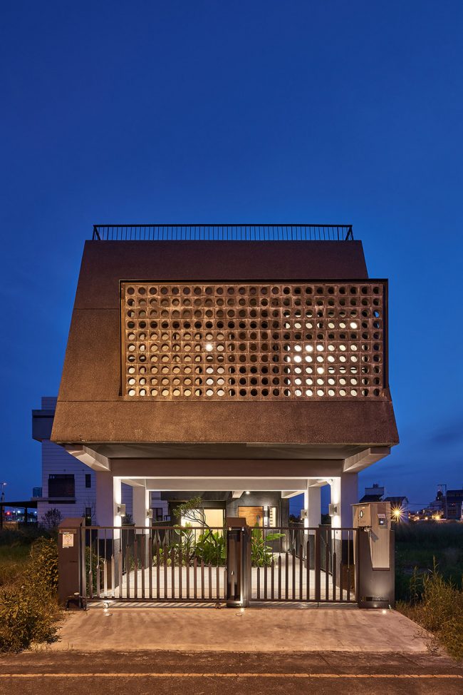 night view1 opening row house emerge architects