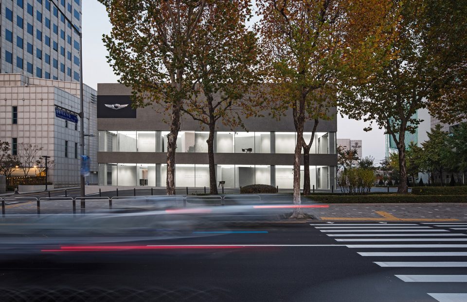 Showroom by OMA
