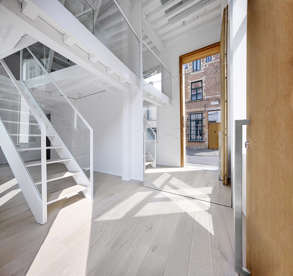 One Room Hotel by dmvA architects