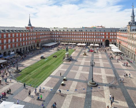 GRASS Plaza Mayor Madria Spain by SpY