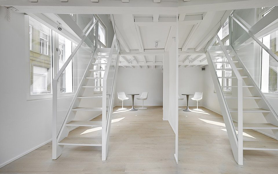 One Room Hotel by dmvA architects