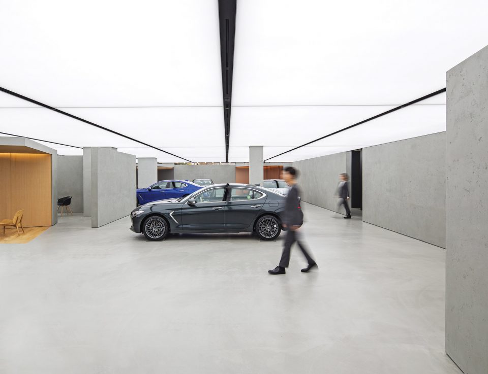 Showroom by OMA