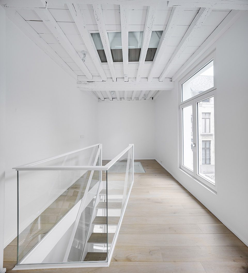 One Room Hotel by dmvA architects