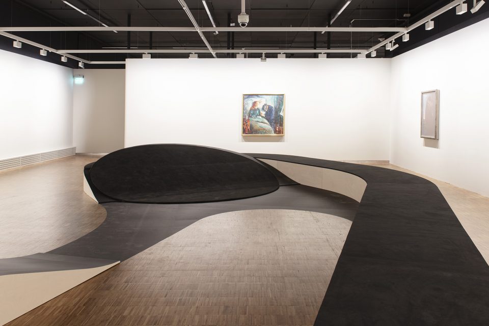 exhibition design for edvard munch between the clock and the bed by snohetta