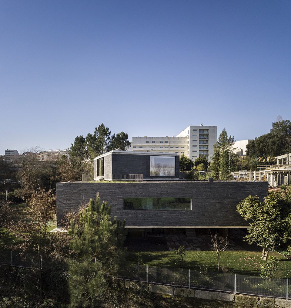 RPFV House by NOARQ
