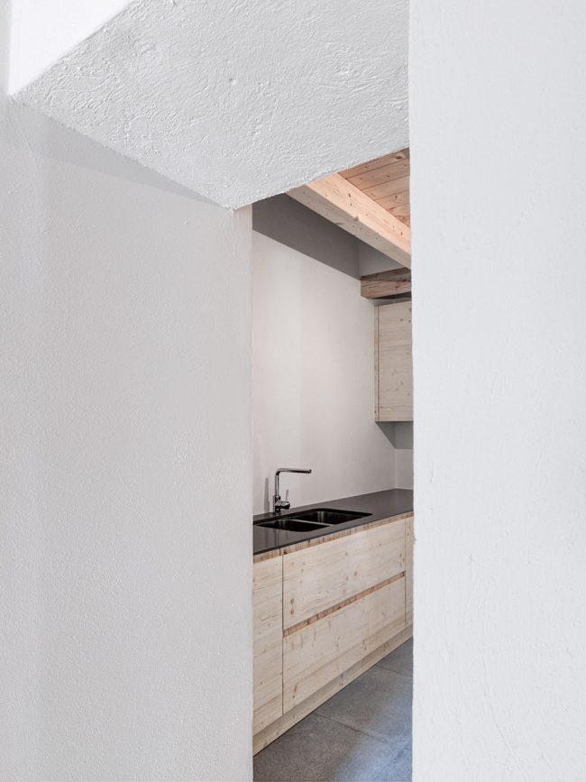 House VG renovation by ES arch