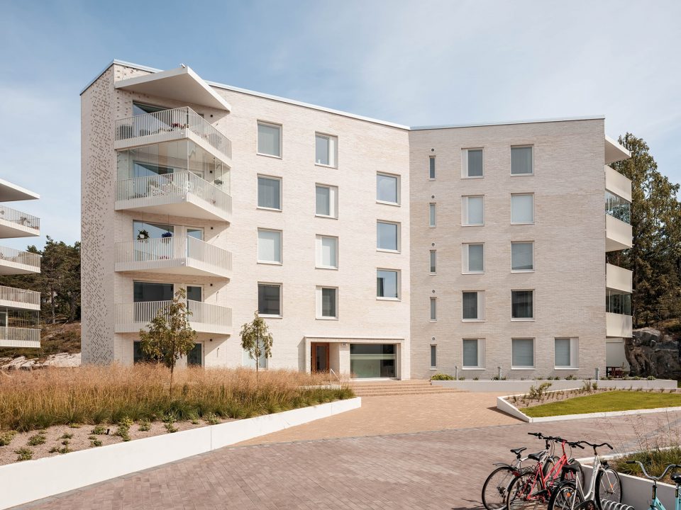 Lorentzinpuisto Apartments by Playa Architects