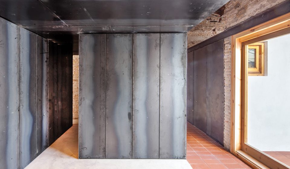 Tubella House by Agora Arquitectura