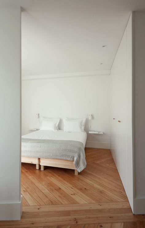 Firmeza Apartment by Pablo Pita Architects
