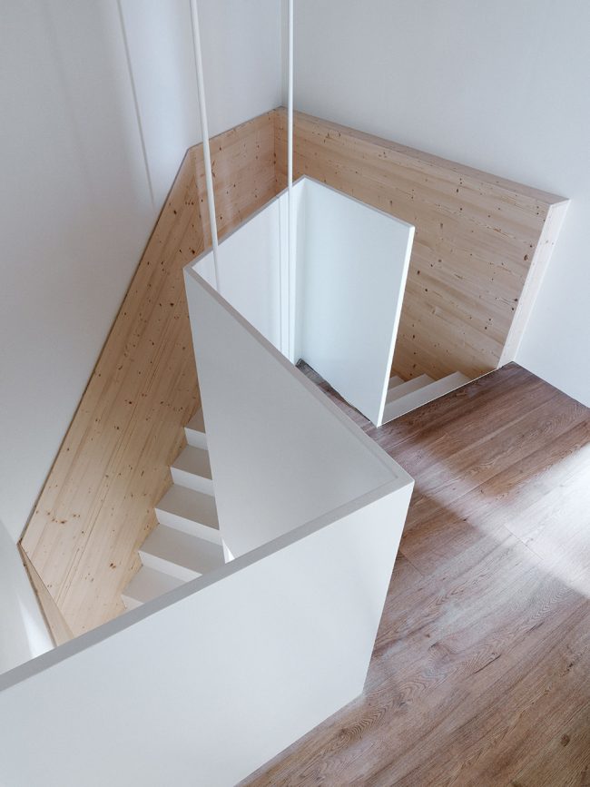 House VG renovation by ES arch