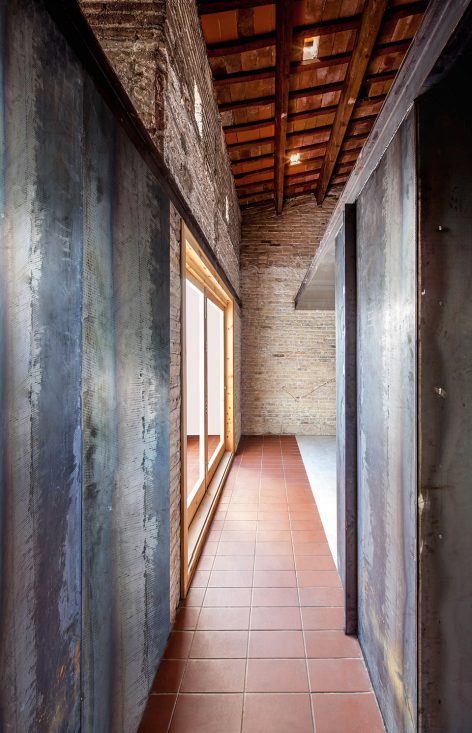 Tubella House by Agora Arquitectura