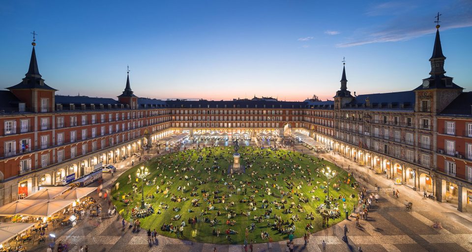 GRASS Plaza Mayor Madria Spain by SpY