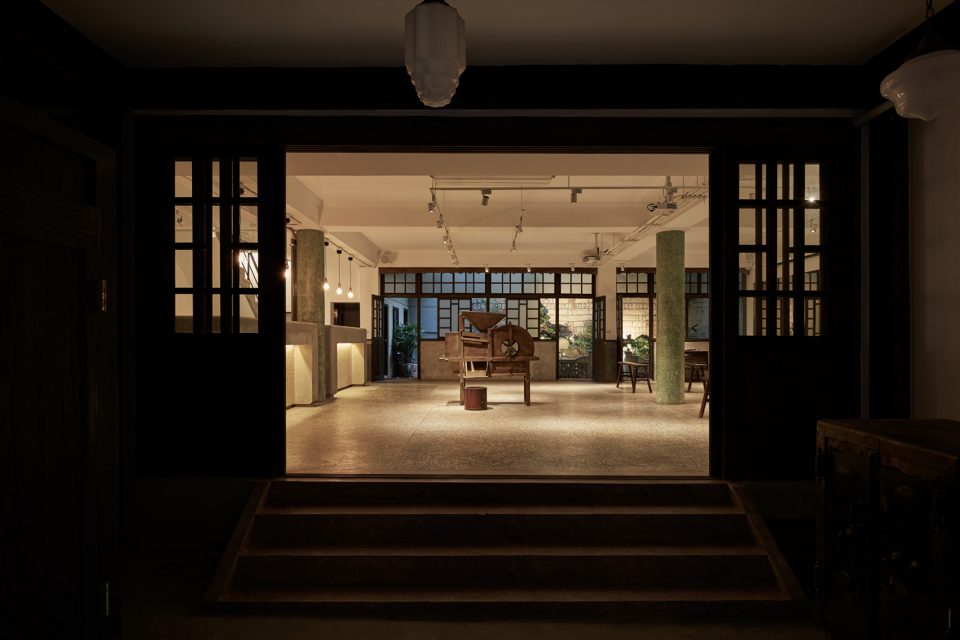 the inverted truss by bp architects