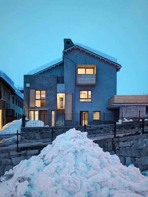 House VG renovation by ES arch