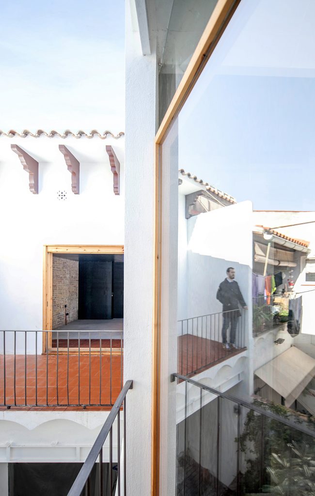 Tubella House by Agora Arquitectura