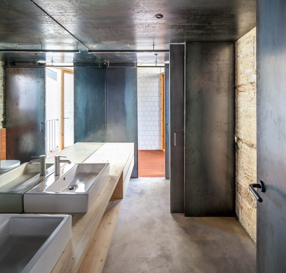 Tubella House by Agora Arquitectura