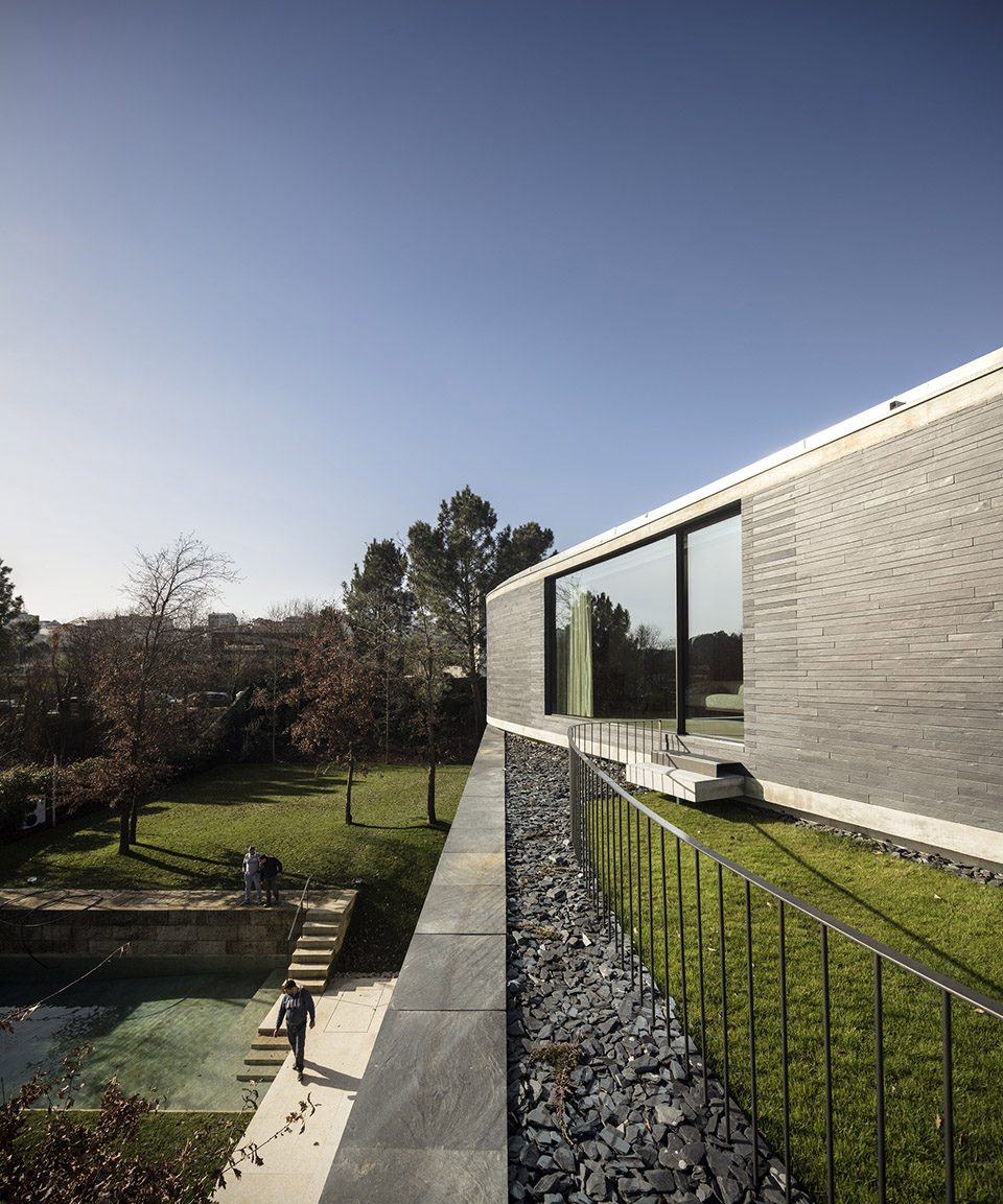 RPFV House by NOARQ