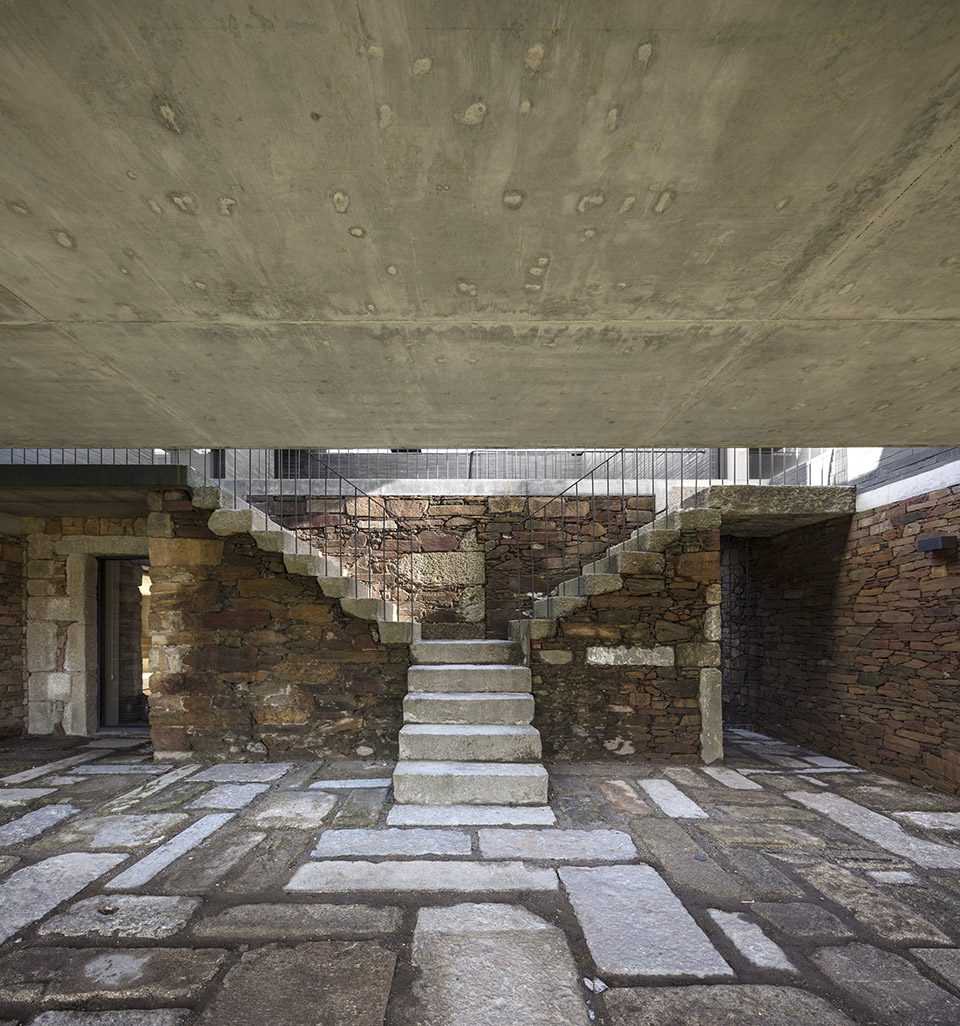 RPFV House by NOARQ