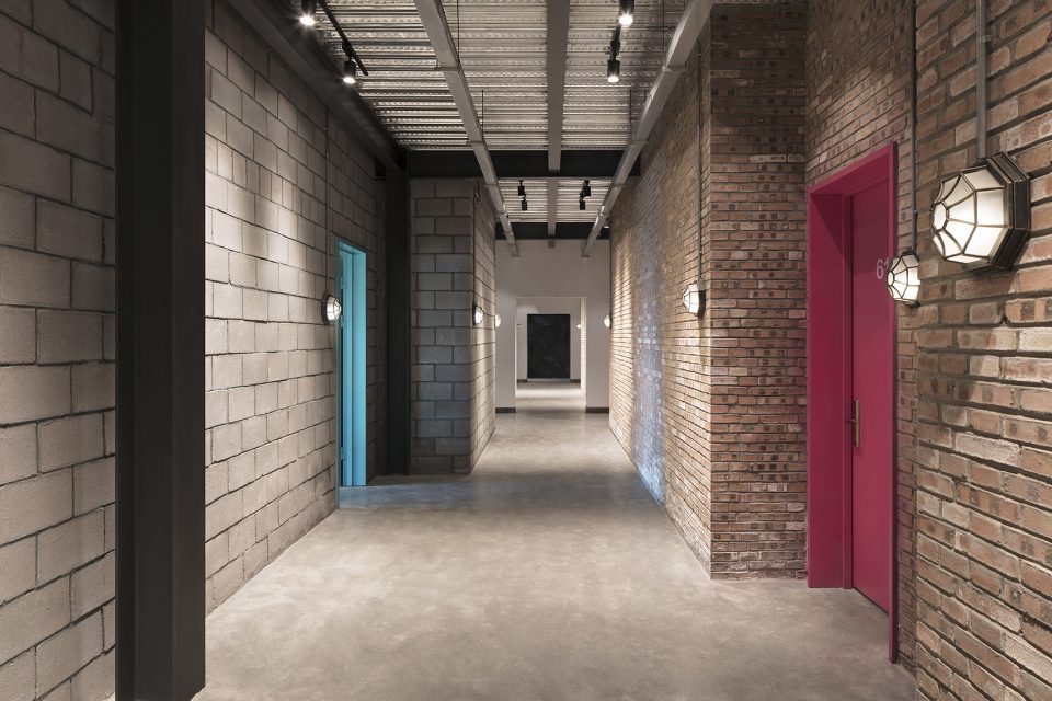 jinfu hostel china by atelier delavis