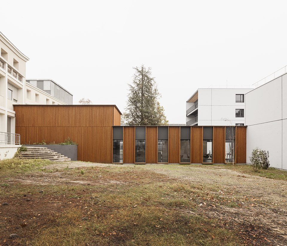 Liryc Research Center by DA ARCHITECTES