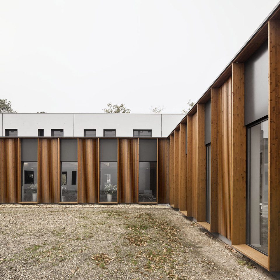 Liryc Research Center by DA ARCHITECTES