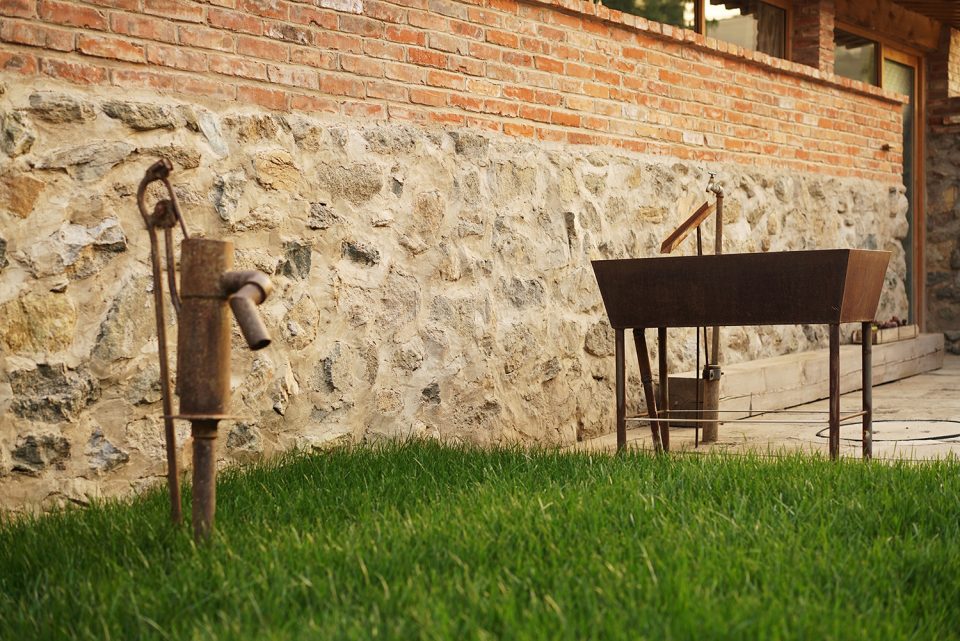 Courtyard House in the North Cashijiang by xian Architects