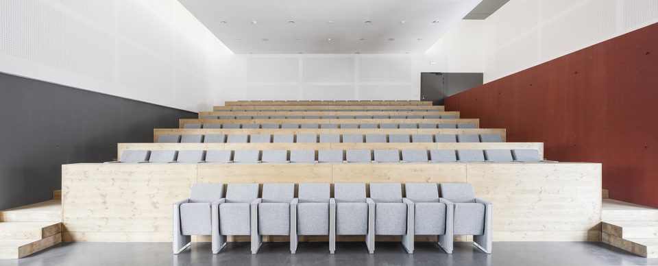 Liryc Research Center by DA ARCHITECTES