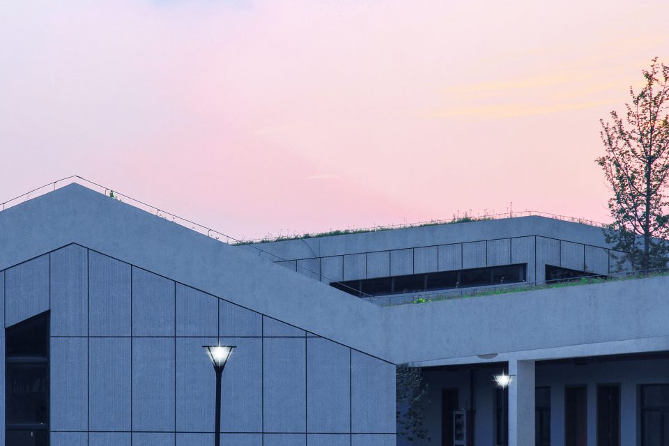 Suzhou Dongtaihu Lake Warehouse by Tus Design Group Co.Ltd