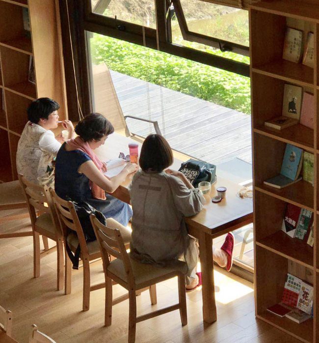 Huateng Hog House Rural Library by Leeko Studio