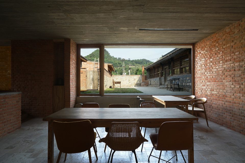 Courtyard House in the North Cashijiang by xian Architects