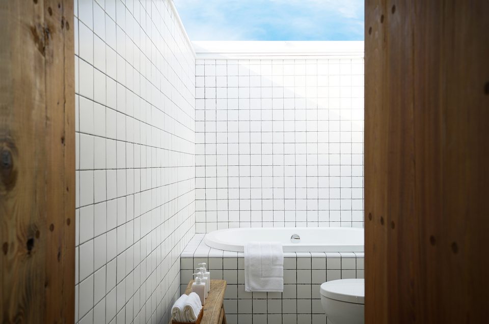 Courtyard House in the North Cashijiang by xian Architects