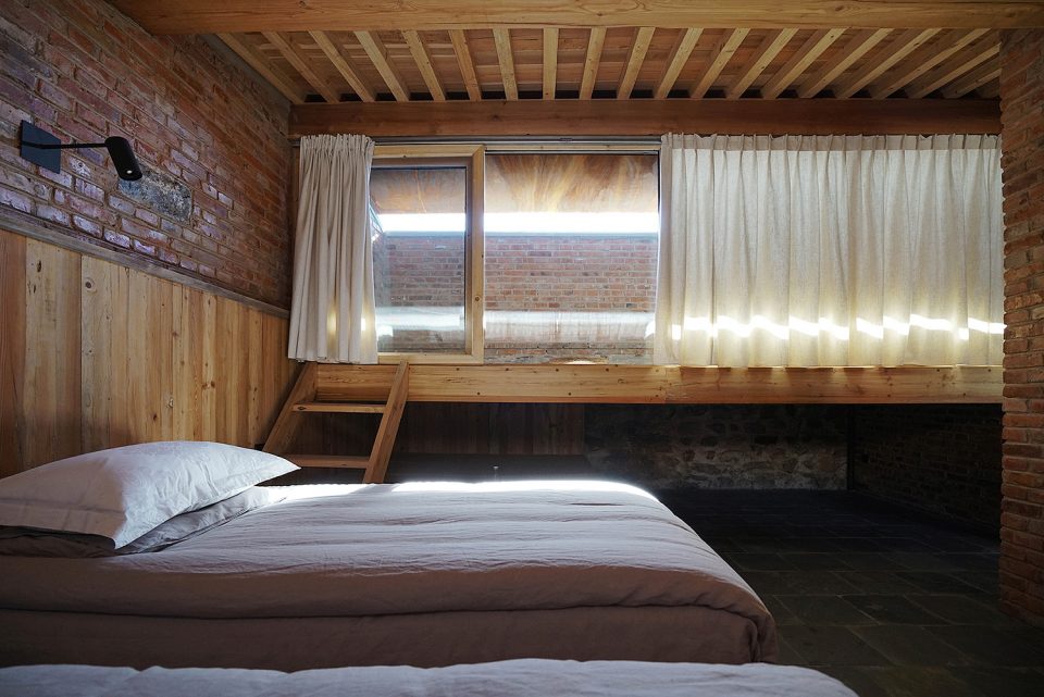 Courtyard House in the North Cashijiang by xian Architects