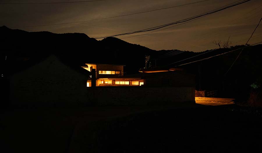 Courtyard House in the North Cashijiang by xian Architects