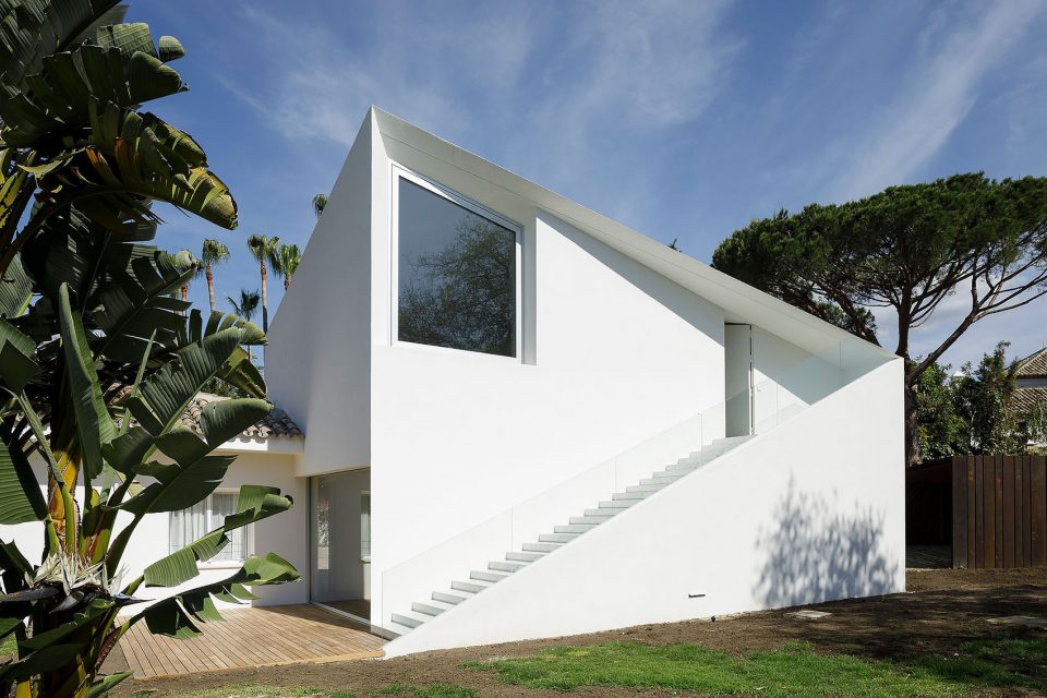 Guest Pavilion In Marbella by El Muelle Arquitectos