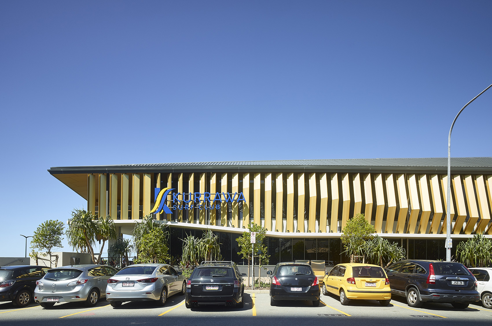 Kurrawa Surf Life Saving Club by Arkhefield