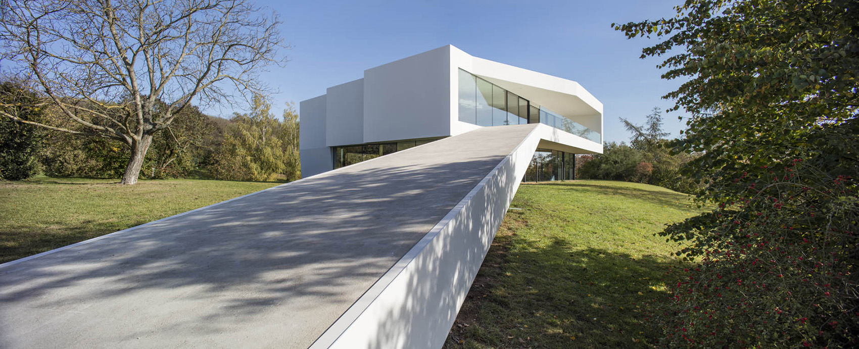 By the Way House by KWK PROMES